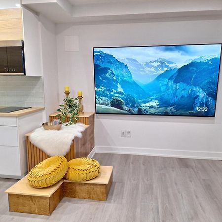 Independent Basement Studio Suite أوتاوا المظهر الخارجي الصورة